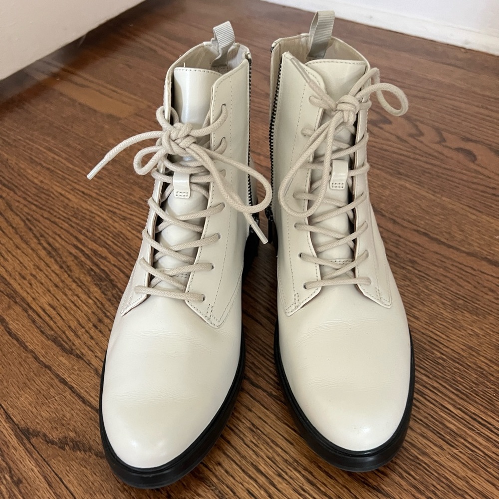 Everlane Lace Up Boot, Size 8, Off-white